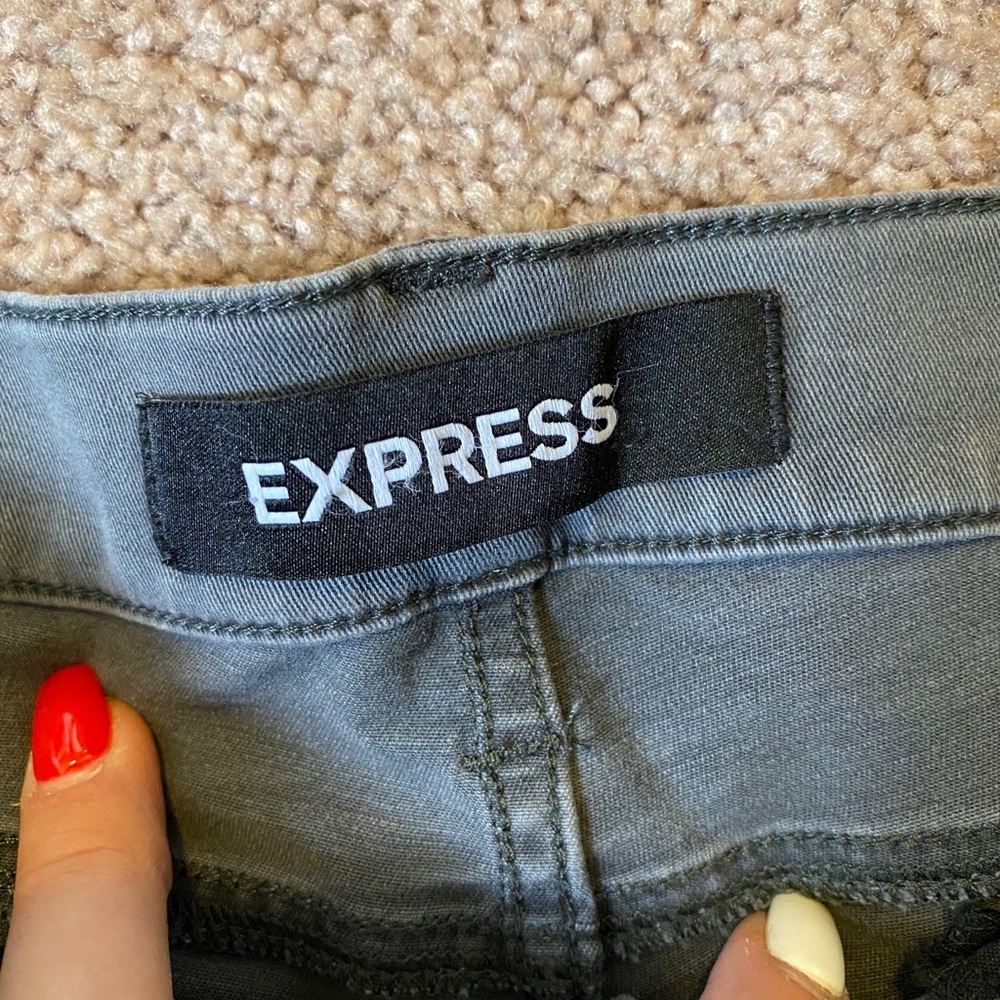 Pants - Picture 3 of 4